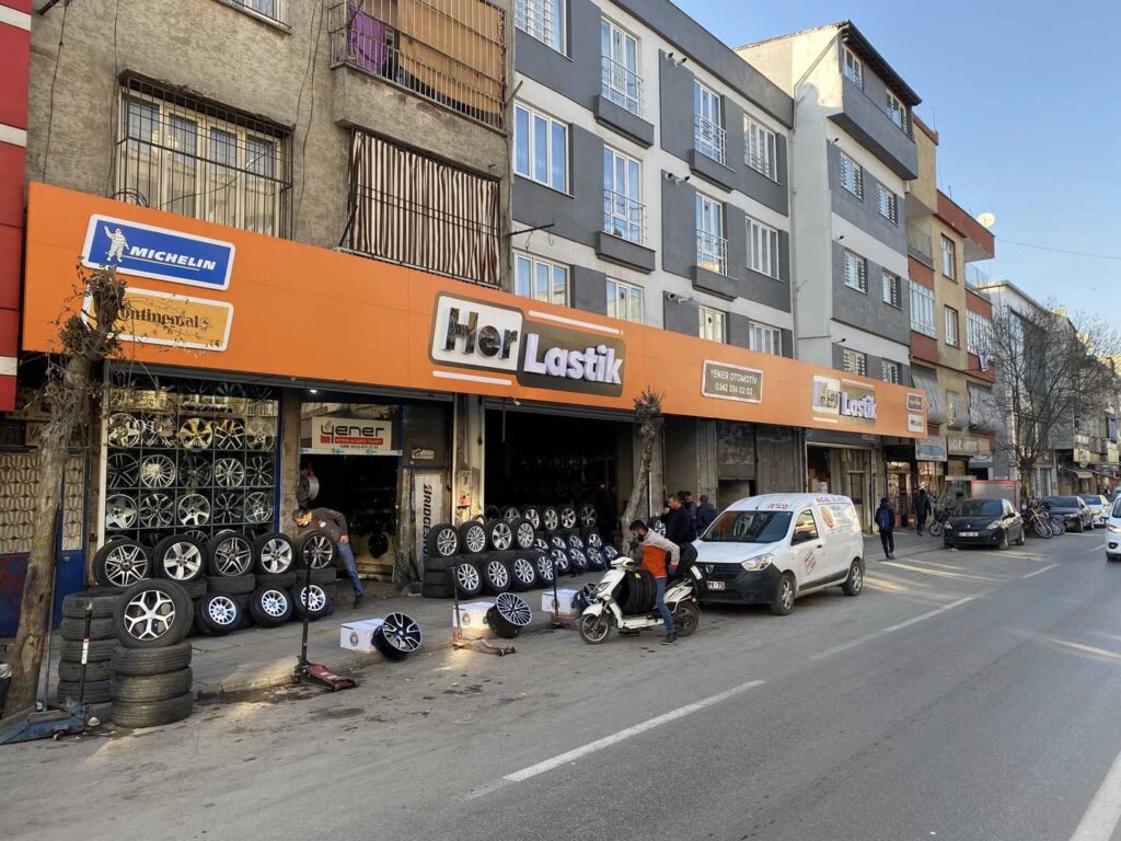 Lassa – Yener Oto Lastik